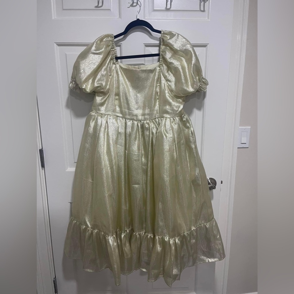Ivy City Co Coco dress in gold